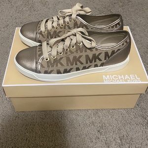 Size 6 1/2 Bronze MK City Sneaker